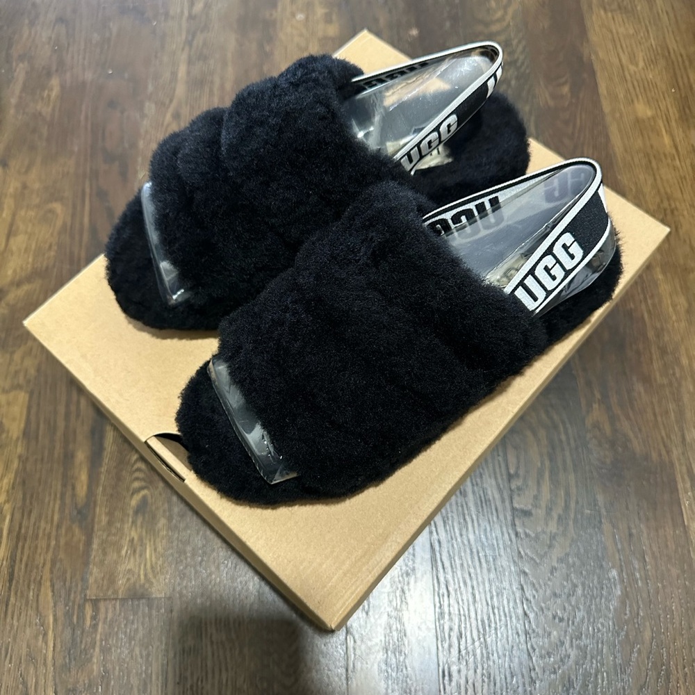 UGG fluff slide